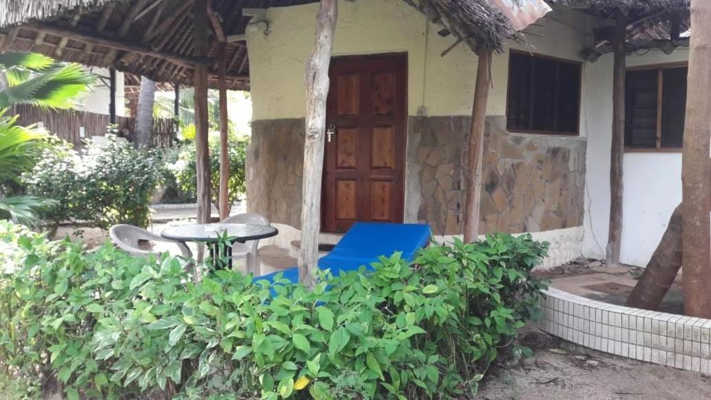 The New Big Tree Beach Resort Mombasa Ngoại thất bức ảnh